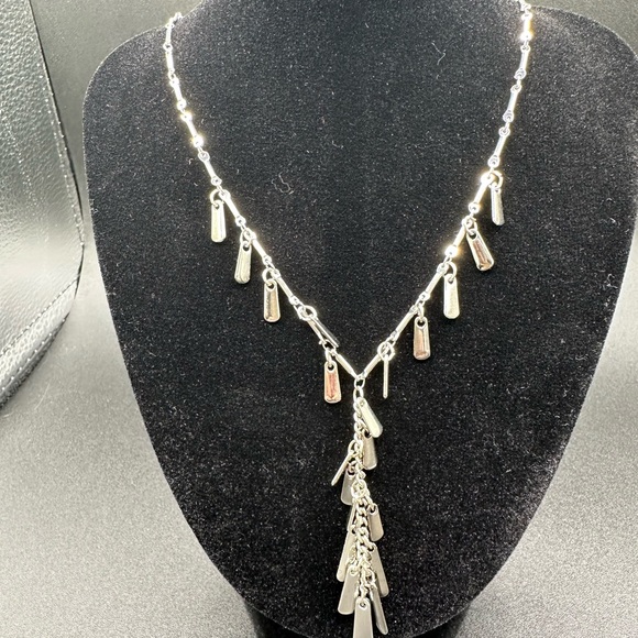 Matching earrings and necklace set silver - Picture 4 of 4